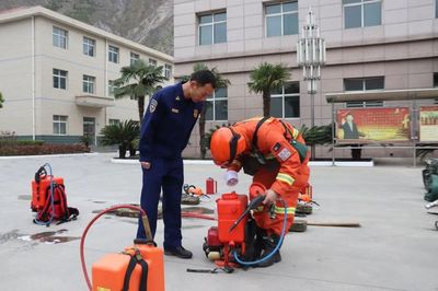 紧贴实战砺精兵——陇南市森林消防支队筑牢应急救援基本功，强化装备保障